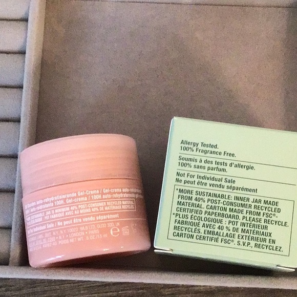 Clinique Moisture Surge 100H Hydrator - Picture 3 of 7